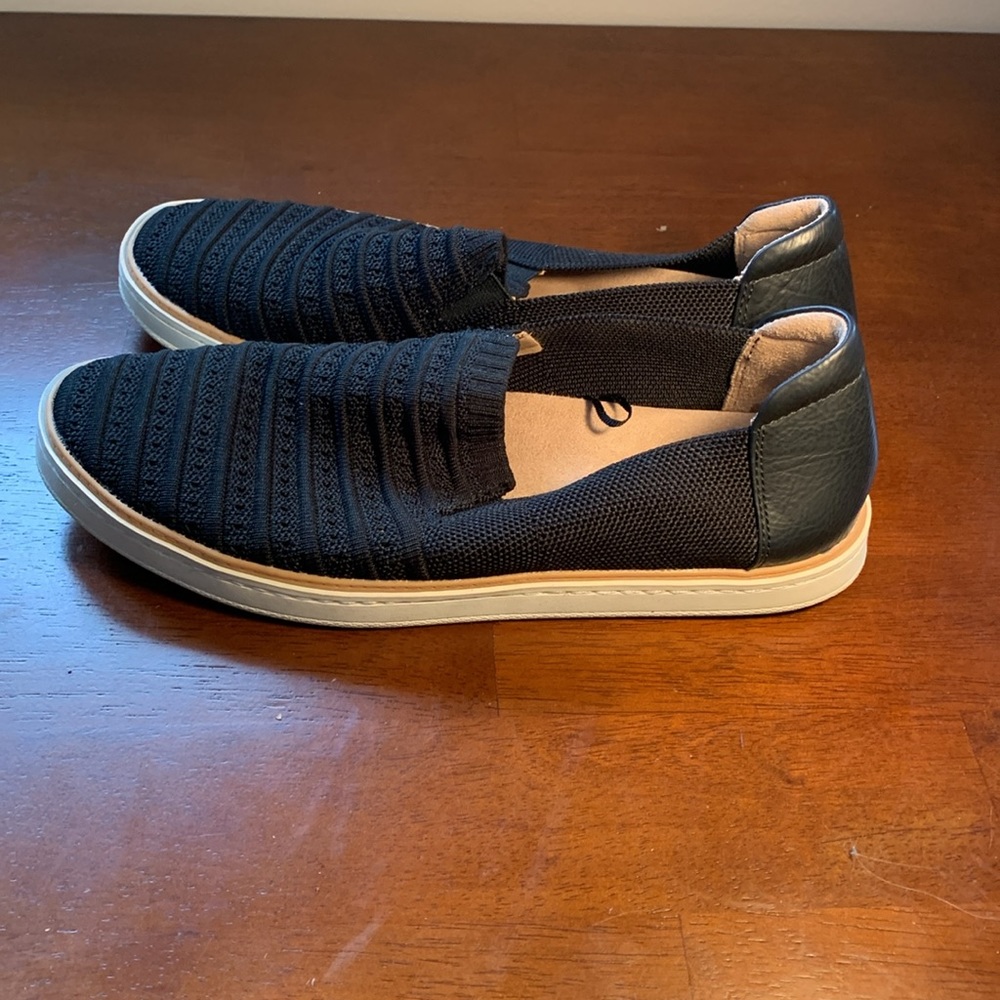 Bundle of Soul Naturalizer Black Flats and Leather Strap Reef Sandals - Picture 3 of 8